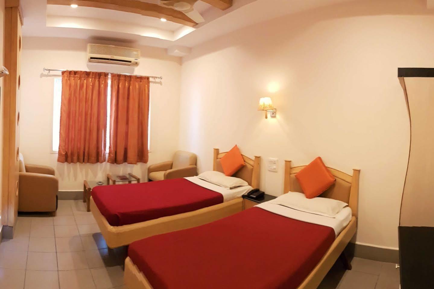 Fabhotel Kinnera Comforts Railway Station Вішакхапатнам Екстер'єр фото